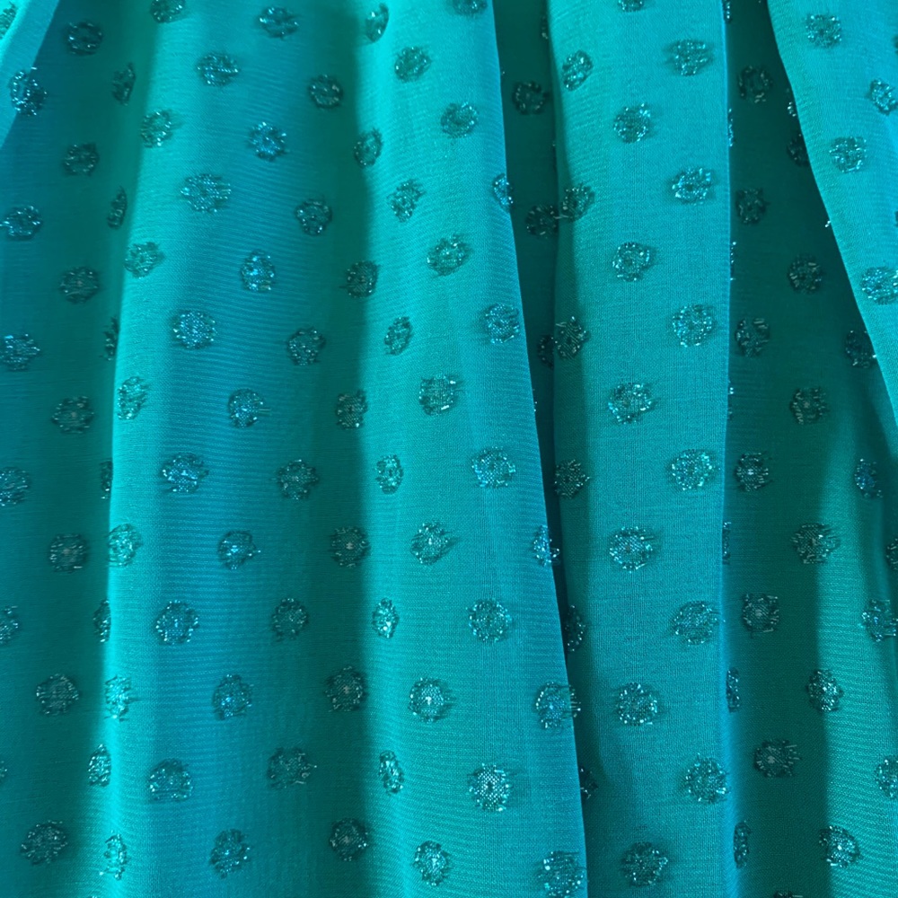 NWT NEW YORK & CO WOMEN’S  SLEEVELESS  POLKA DOT EMBROIDERED EVERGREEN TOP SM - Picture 4 of 5